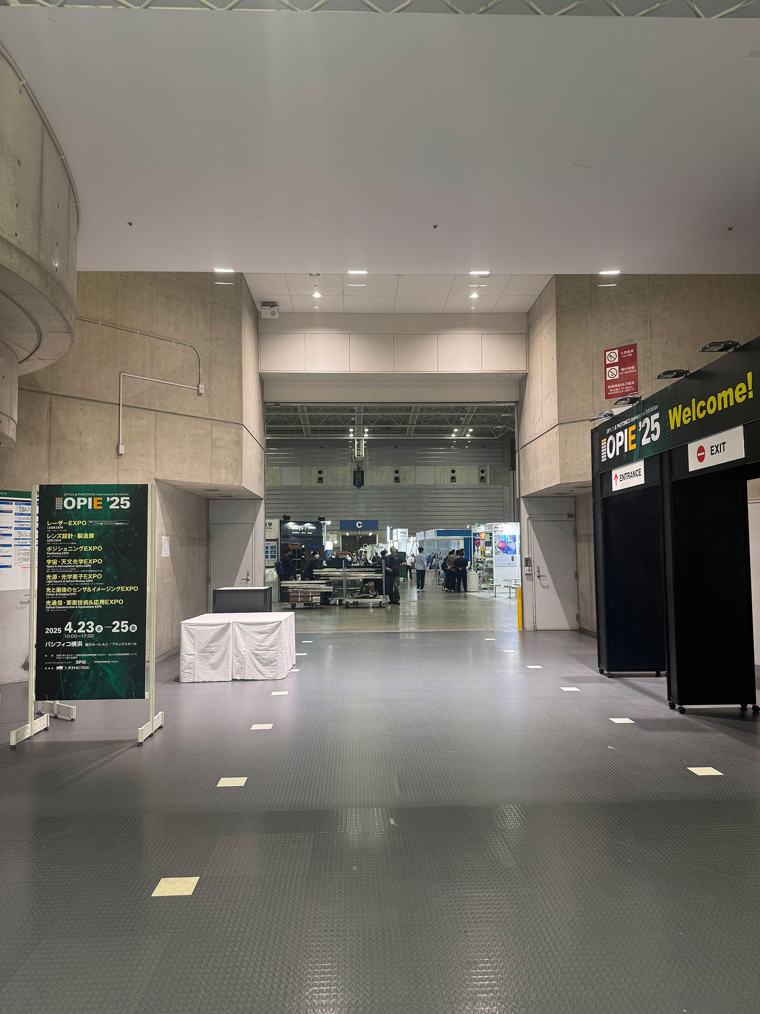 展示会シーン07